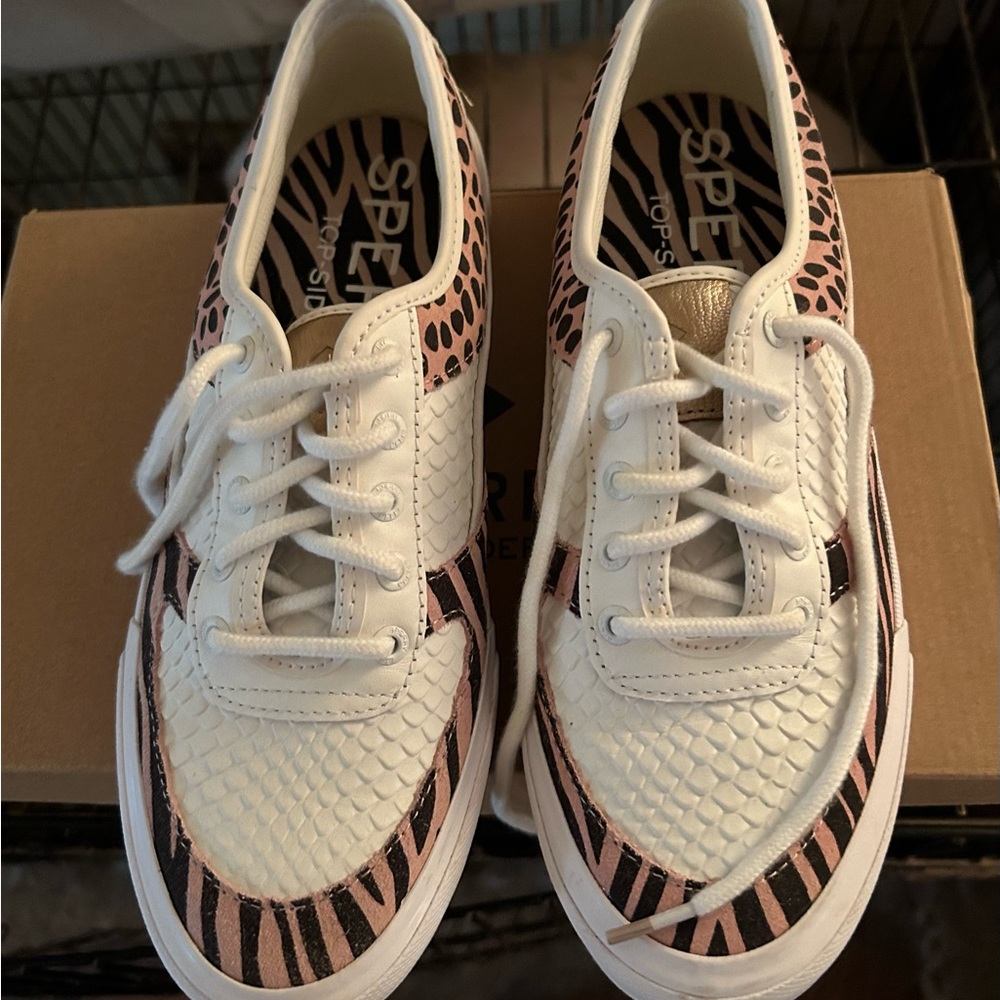 Sperry solitaire tennis shoes